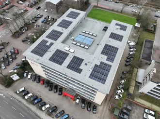 Referenzbericht BMI Deutschland Schule Vechta: Foto Dach mit PV